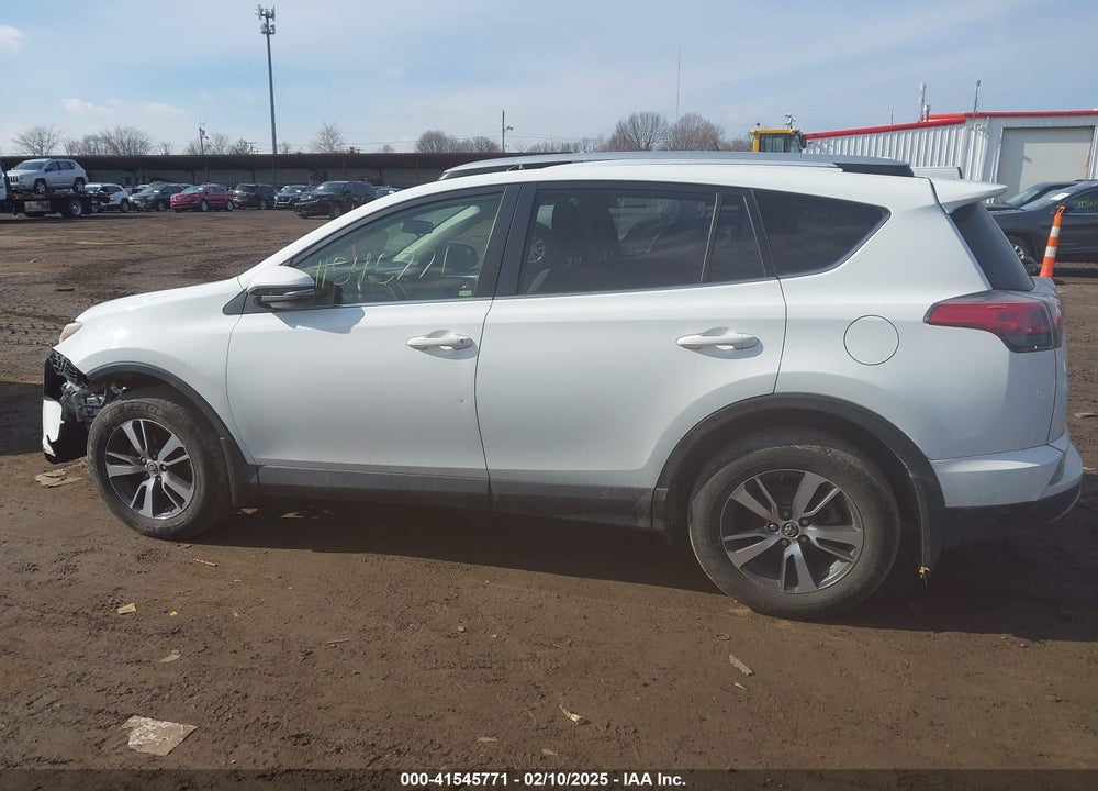 2016 TOYOTA RAV4 XLE VIN: JTMRFREV8GJ104562