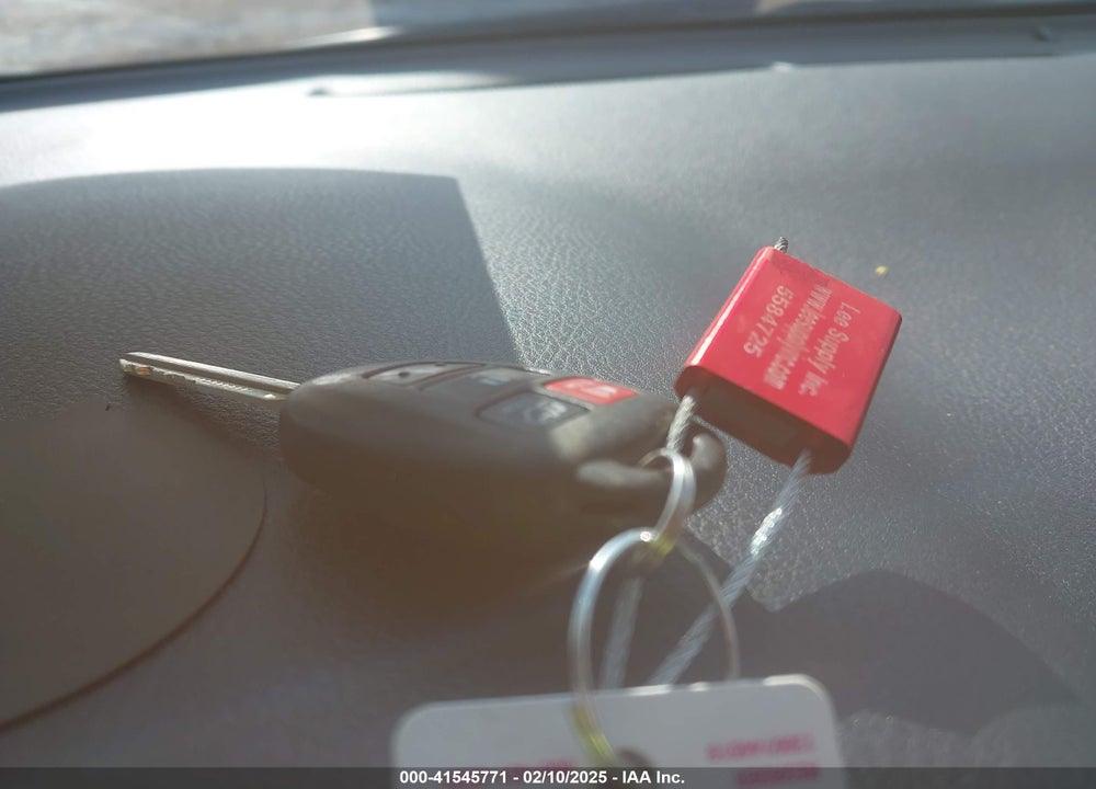 2016 TOYOTA RAV4 XLE VIN: JTMRFREV8GJ104562