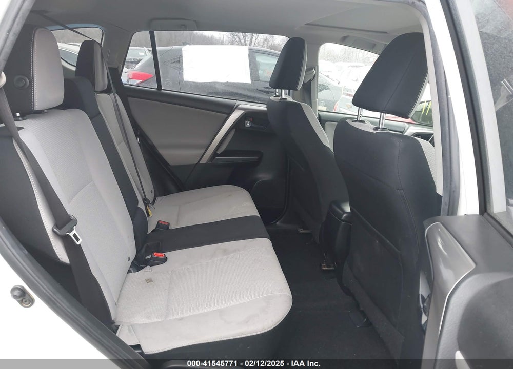 2016 TOYOTA RAV4 XLE VIN: JTMRFREV8GJ104562