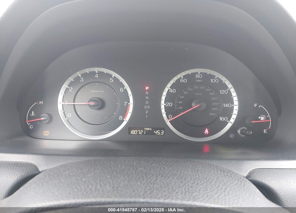 2011 HONDA ACCORD VIN: 1HGCS1B85BA012319