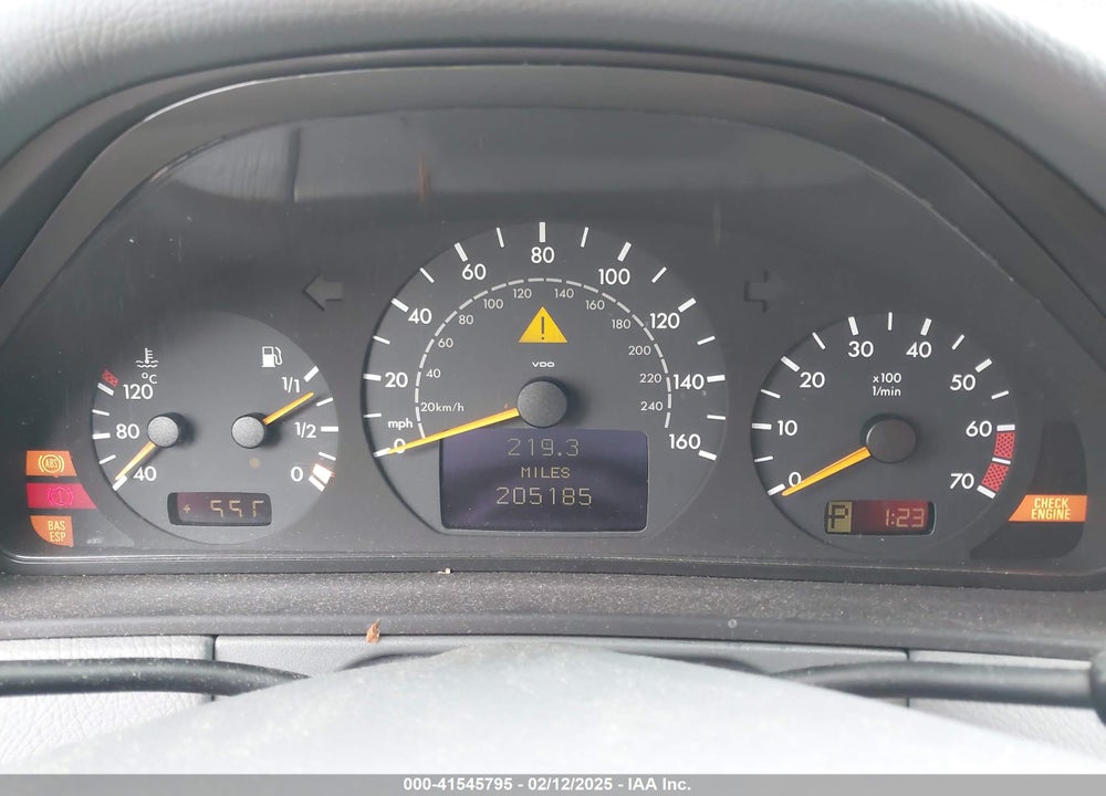 2001 MERCEDES-BENZ E 320 VIN: WDBJF65J91B374005