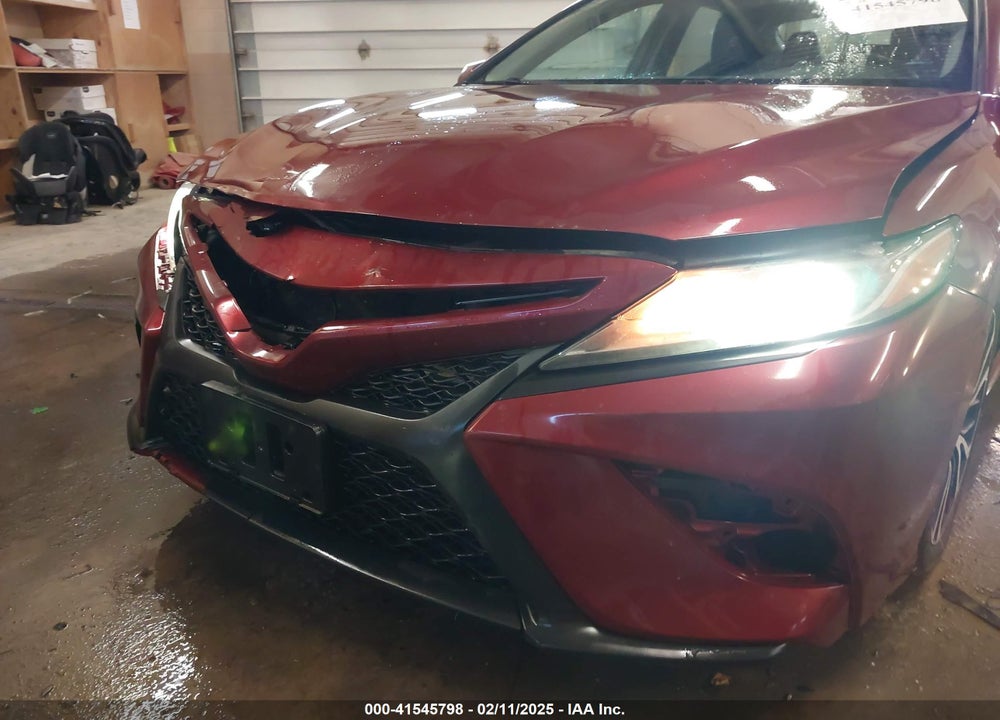 2018 TOYOTA CAMRY VIN: 4T1B11HK5JU533730