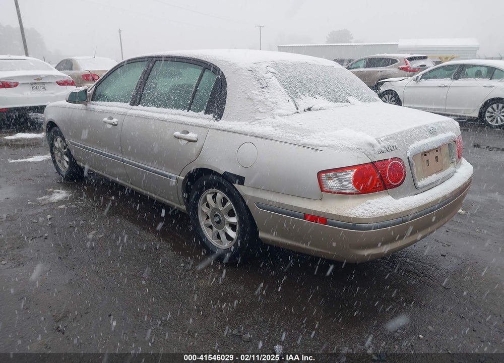 2005 KIA AMANTI VIN: KNALD124255069335