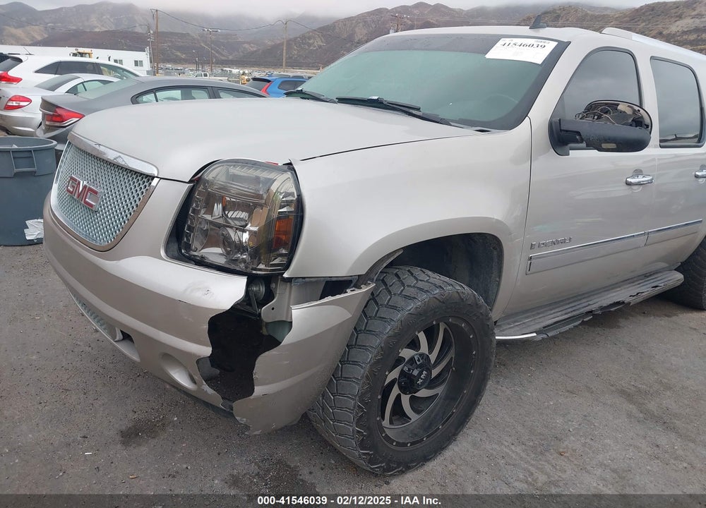 2009 GMC YUKON XL 1500 DENALI VIN: 1GKFK06229R274732