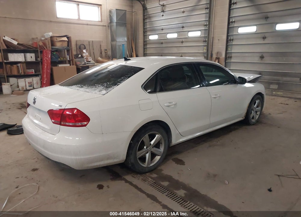 2012 VOLKSWAGEN PASSAT VIN: 1VWBP7A3XCC047638