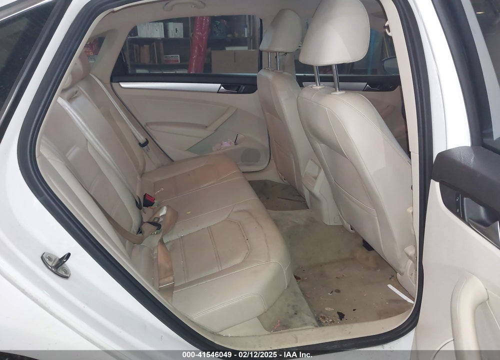 2012 VOLKSWAGEN PASSAT VIN: 1VWBP7A3XCC047638
