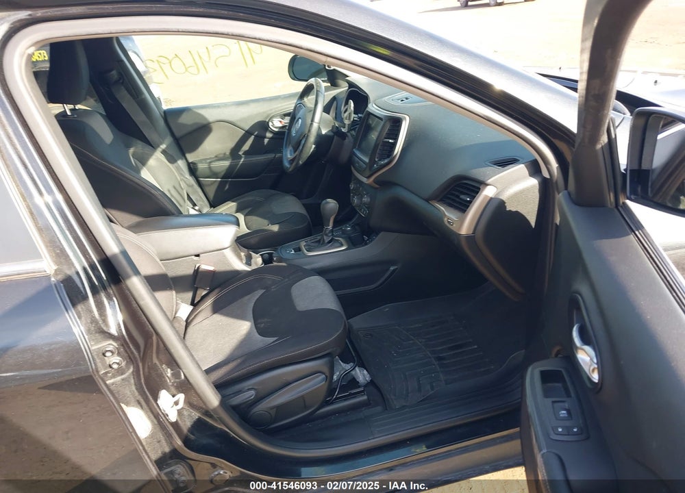 2014 JEEP CHEROKEE LATITUDE VIN: 1C4PJMCB0EW185929