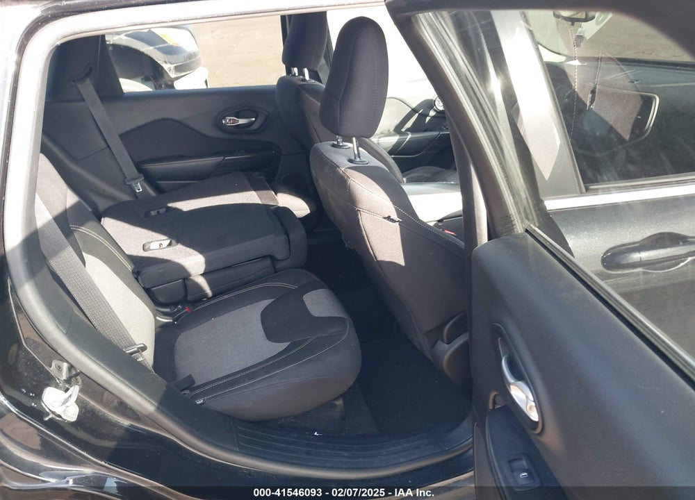 2014 JEEP CHEROKEE LATITUDE VIN: 1C4PJMCB0EW185929