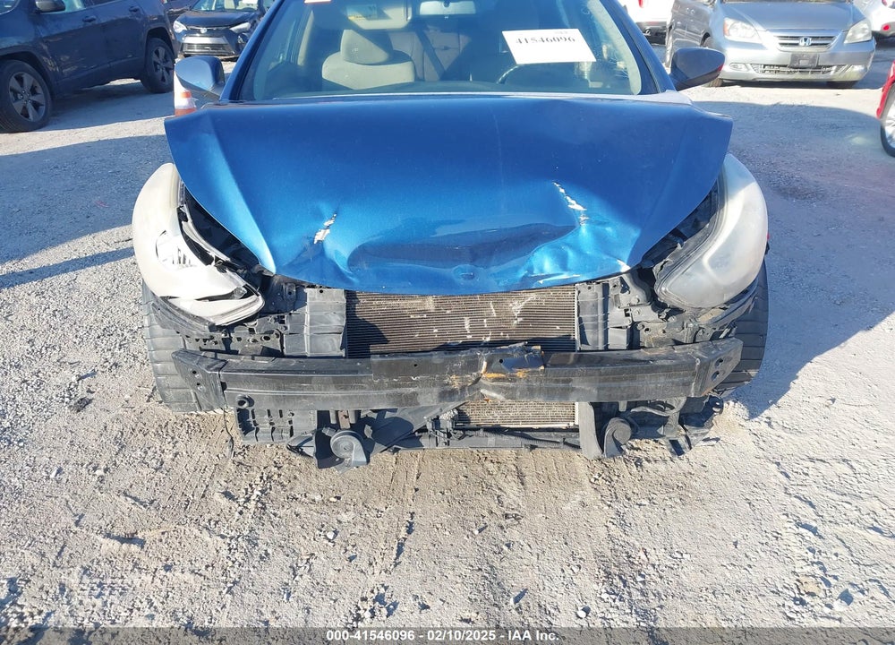 2014 HYUNDAI ELANTRA VIN: KMHDH4AE7EU083868