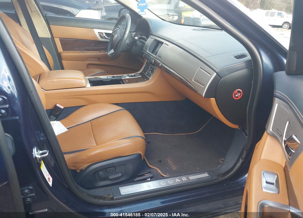 2013 JAGUAR XF VIN: SAJWJ0EF4D8S88330