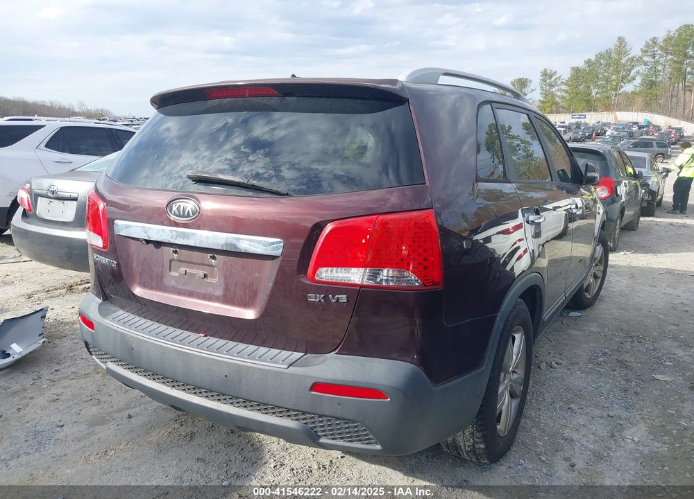 2013 KIA SORENTO VIN: 5XYKU4A29DG325878