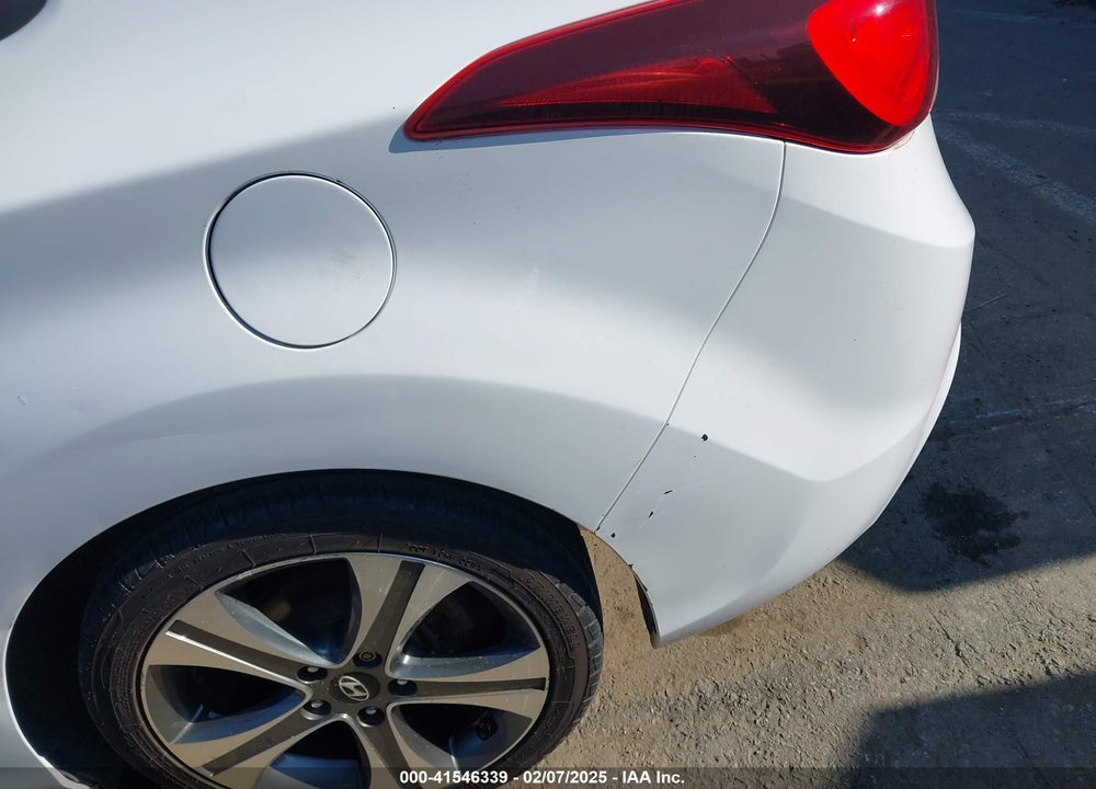 2014 HYUNDAI ELANTRA VIN: KMHDH6AH1EU027608
