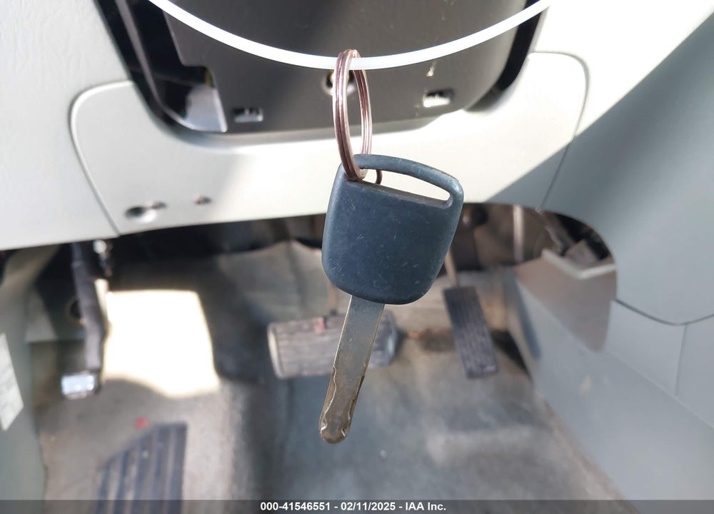 2003 HONDA PILOT VIN: 2HKYF186X3H589128