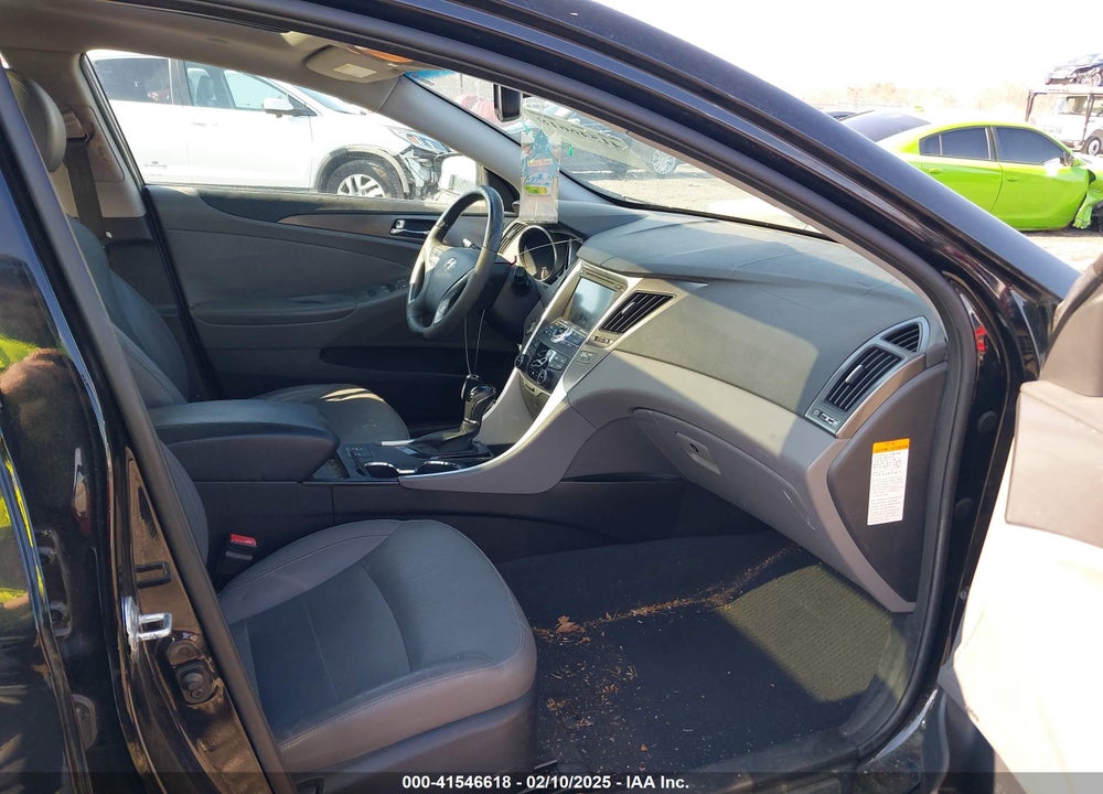 2012 HYUNDAI SONATA VIN: KMHEC4A45CA041692