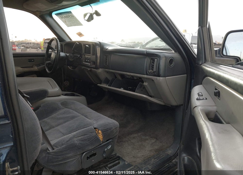 2002 CHEVROLET TAHOE LS VIN: 1GNEC13T92R184255