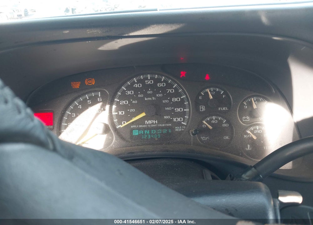 2001 CHEVROLET SILVERADO 1500 LS VIN: 1GCEC19T71Z132136
