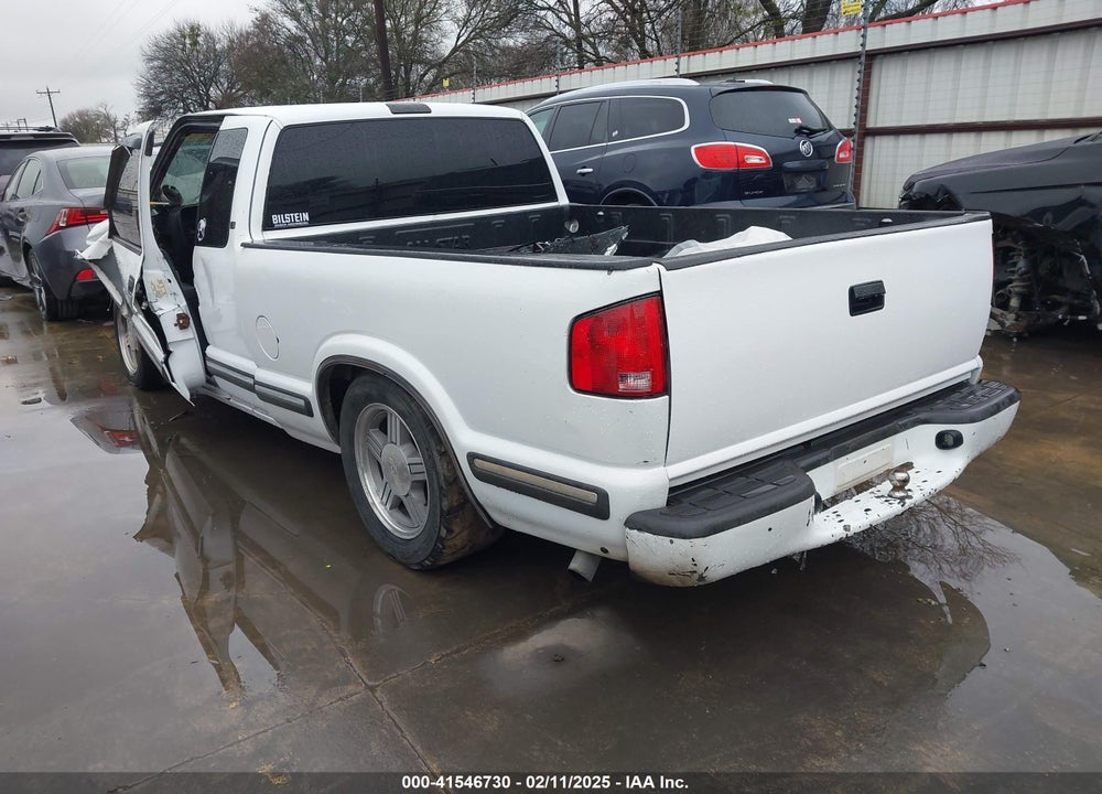1998 CHEVROLET S-10 LS FLEETSIDE VIN: 1GCCS19X2W8244465