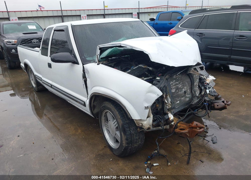 1998 CHEVROLET S-10 LS FLEETSIDE VIN: 1GCCS19X2W8244465