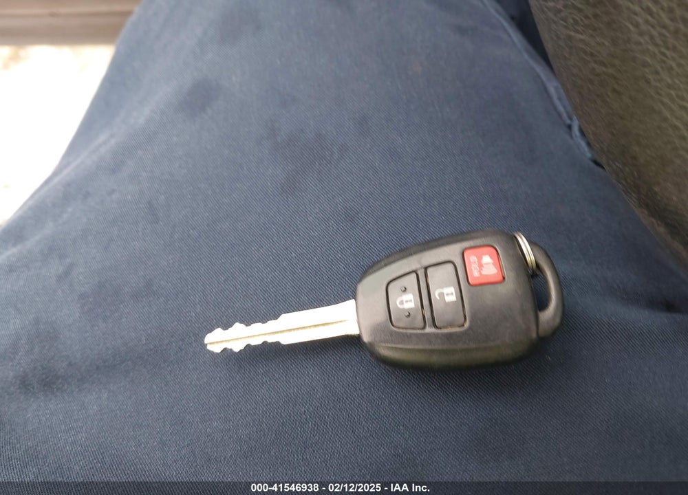 2015 TOYOTA RAV4 VIN: 2T3BFREV7FW376716