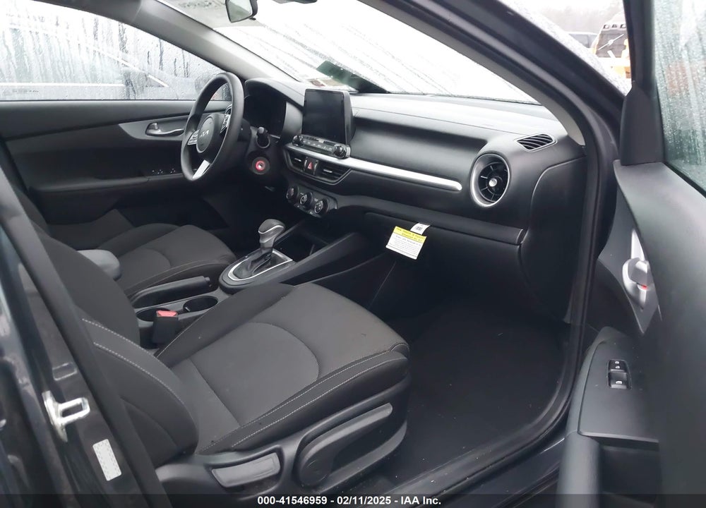 2023 KIA FORTE VIN: 3KPF24AD1PE555795