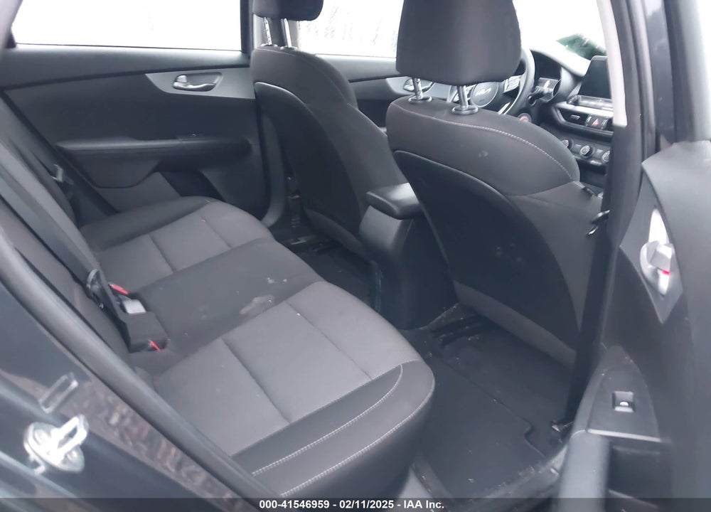 2023 KIA FORTE VIN: 3KPF24AD1PE555795