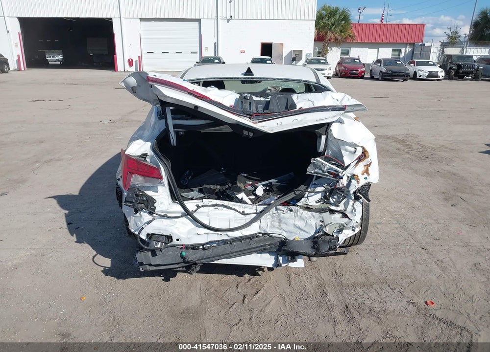 2024 HYUNDAI ELANTRA VIN: KMHLP4DG0RU838103