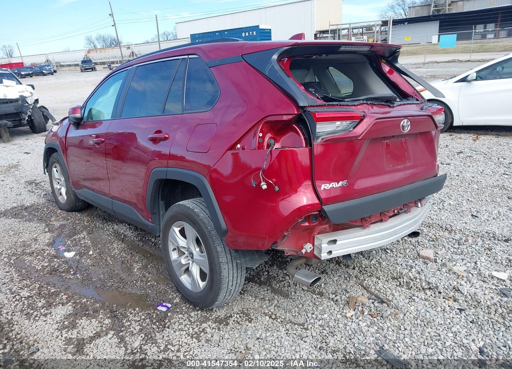 2021 TOYOTA RAV4 XLE VIN: 2T3P1RFVXMW216135