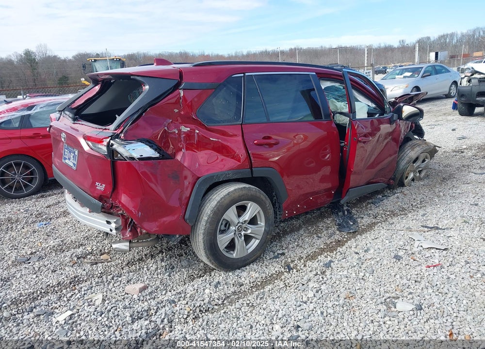 2021 TOYOTA RAV4 XLE VIN: 2T3P1RFVXMW216135
