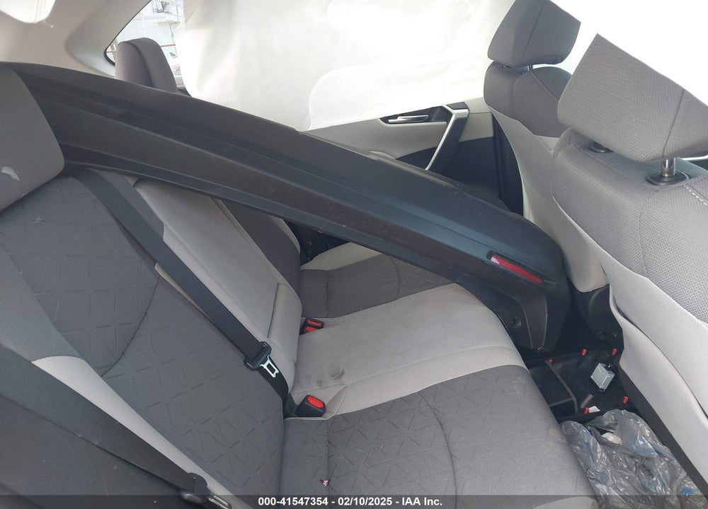 2021 TOYOTA RAV4 XLE VIN: 2T3P1RFVXMW216135