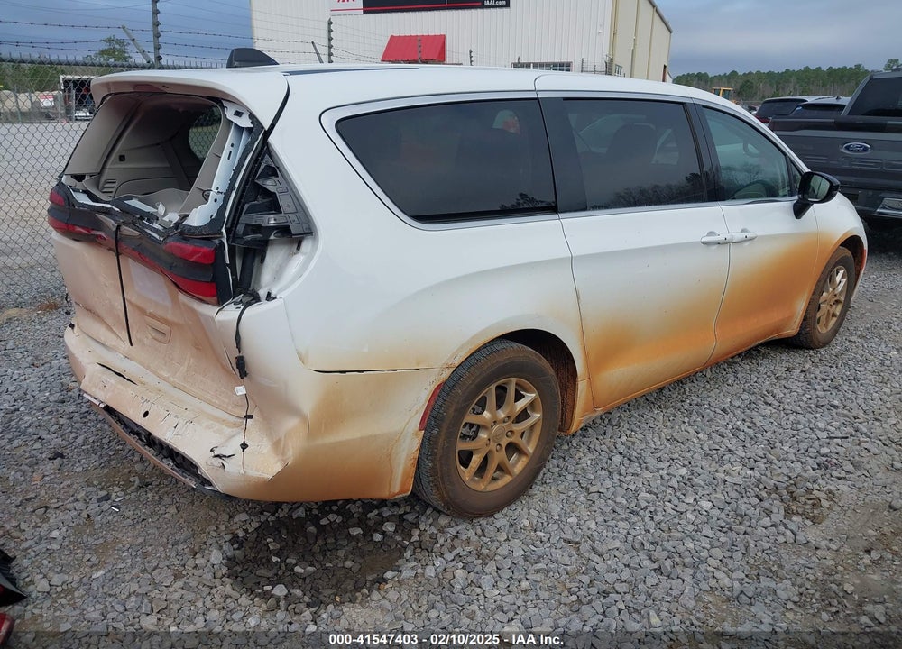 2024 CHRYSLER PACIFICA TOURING L VIN: 2C4RC1BG4RR120210