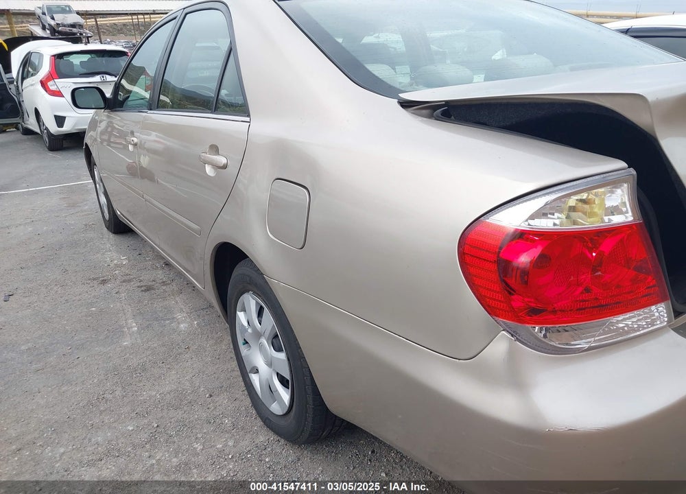 2005 TOYOTA CAMRY LE VIN: 4T1BE32K65U081379