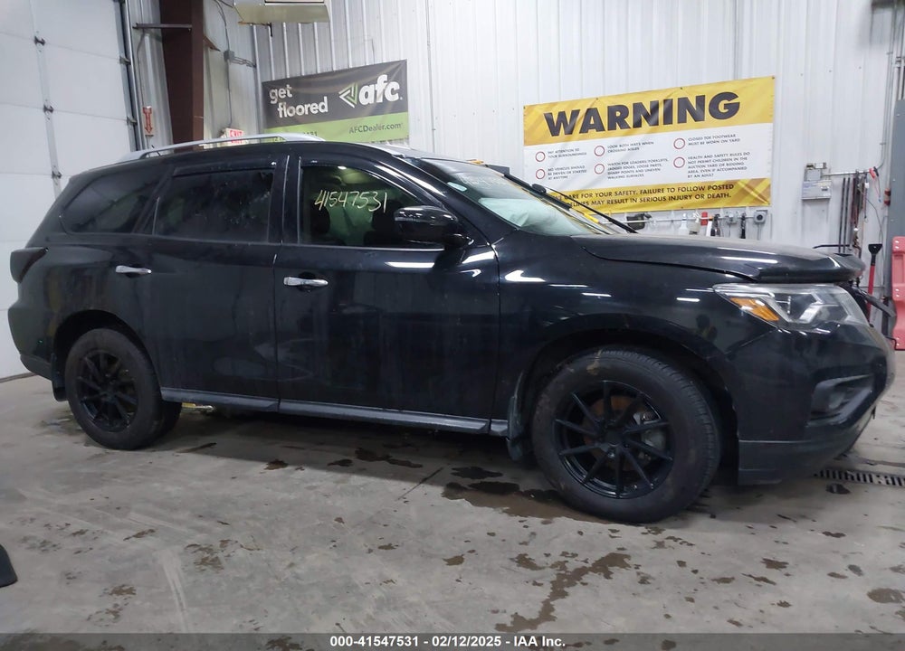 2017 NISSAN PATHFINDER VIN: 5N1DR2MM3HC622517