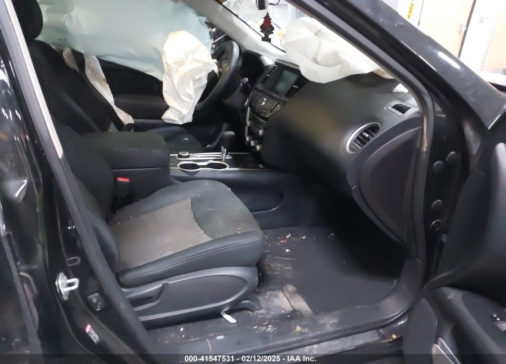 2017 NISSAN PATHFINDER VIN: 5N1DR2MM3HC622517