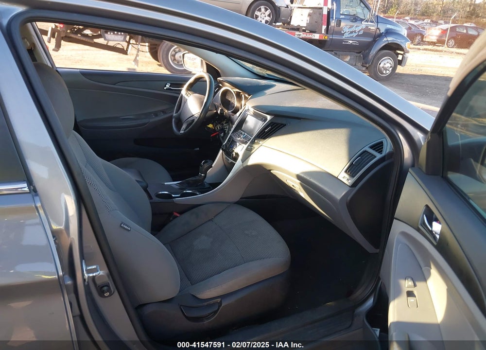2011 HYUNDAI SONATA VIN: 5NPEB4AC1BH252281