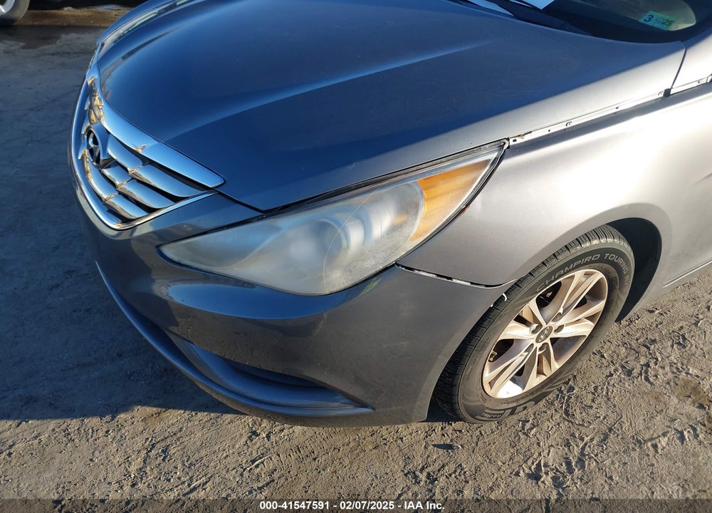 2011 HYUNDAI SONATA VIN: 5NPEB4AC1BH252281