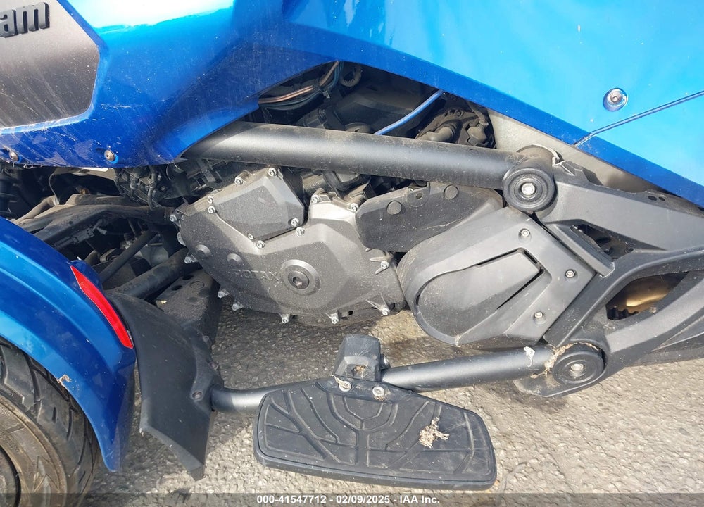 2019 CAN-AM SPYDER ROADSTER F3-T/F3 LIMITED VIN: 2BXREDD29KV000879