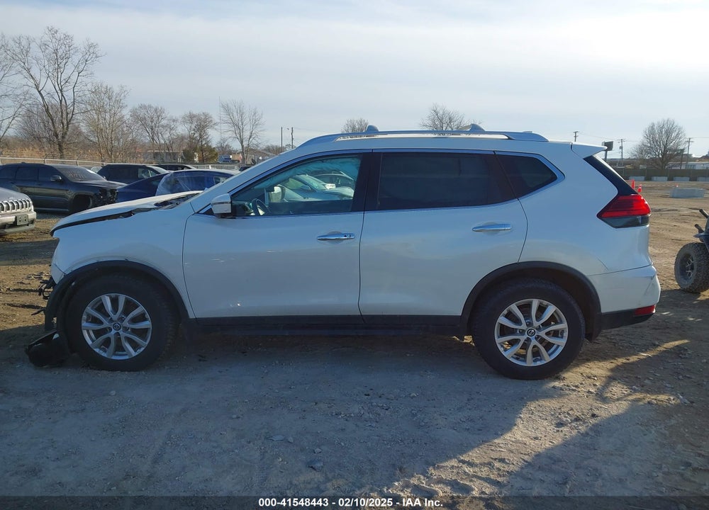 2017 NISSAN ROGUE VIN: KNMAT2MV3HP553323