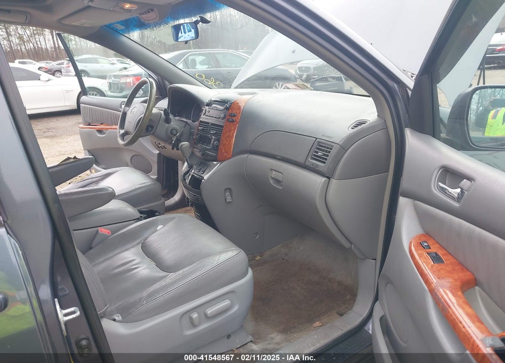2007 TOYOTA SIENNA XLE VIN: 5TDZK22C07S059464