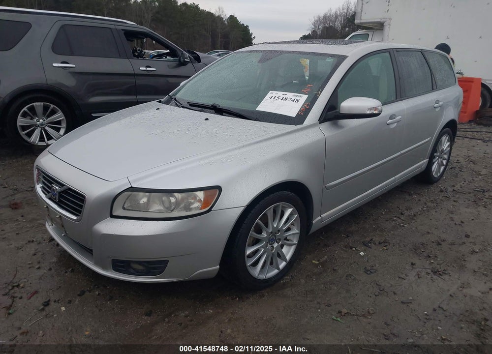2009 VOLVO V50 VIN: YV1MW382592450021