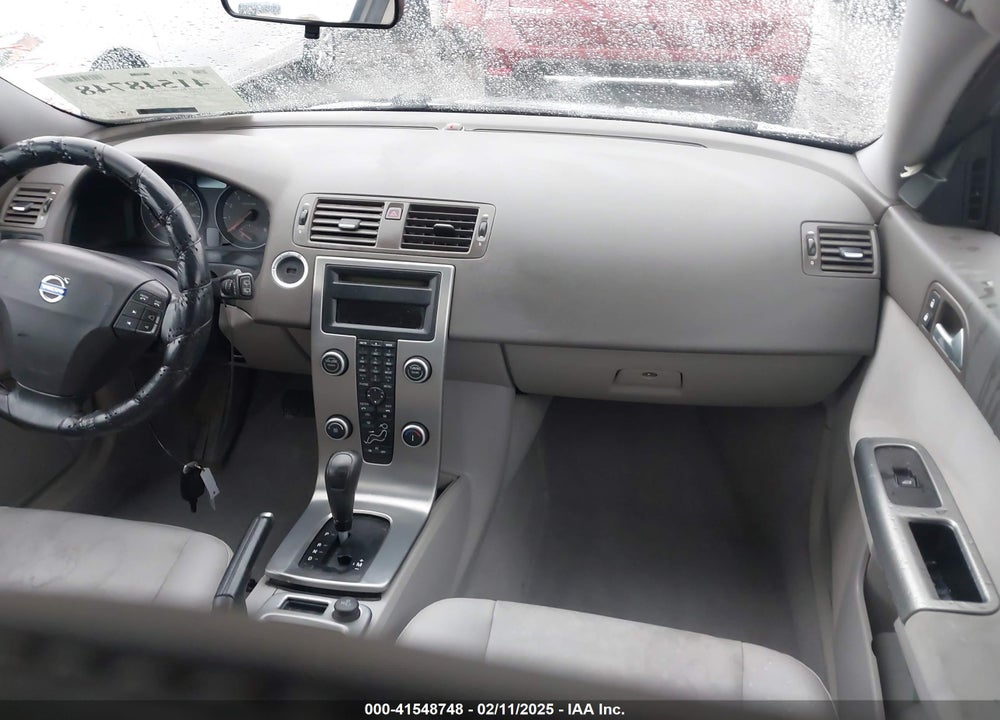 2009 VOLVO V50 VIN: YV1MW382592450021