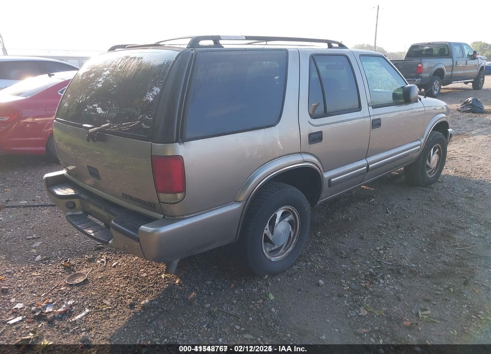 2000 CHEVROLET BLAZER LT VIN: 1GNDT13W2Y2282227