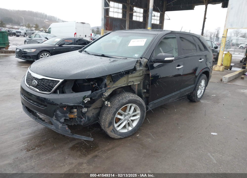 2014 KIA SORENTO LX VIN: 5XYKT3A69EG522390