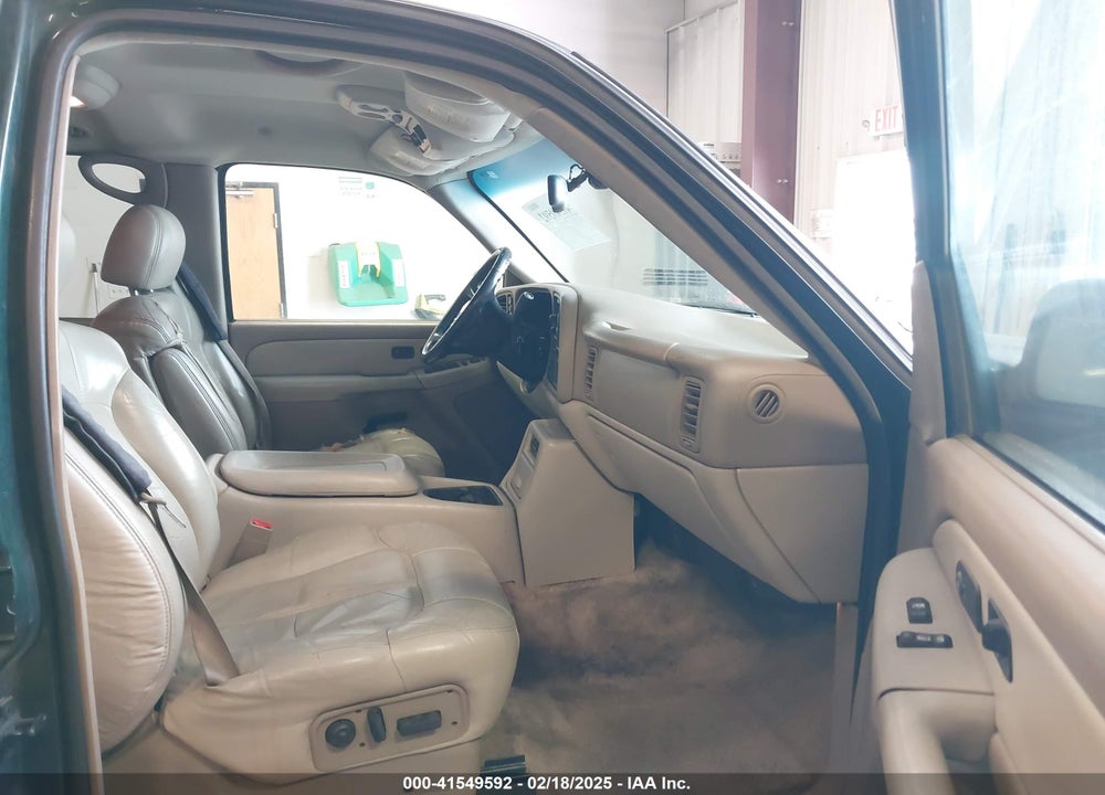 2002 CHEVROLET SUBURBAN 1500 LT VIN: 1GNFK16Z72J263641
