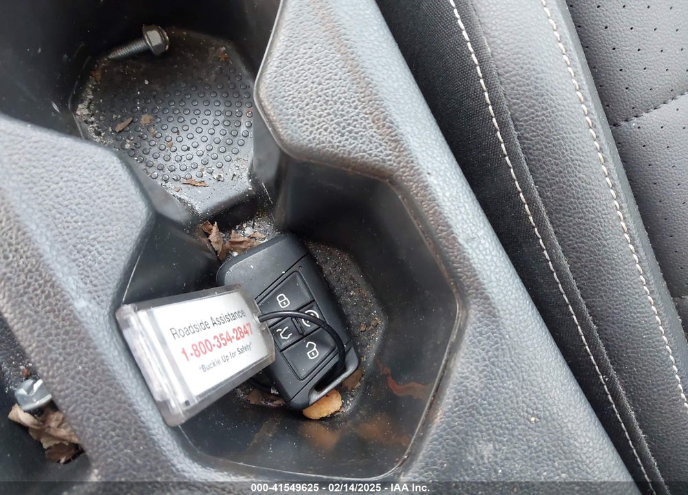 2024 VOLKSWAGEN JETTA VIN: 3VWEM7BUXRM044209