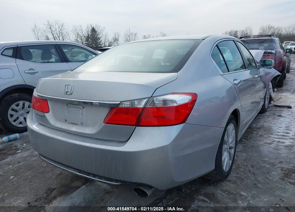 2013 HONDA ACCORD VIN: 1HGCR2F77DA013753