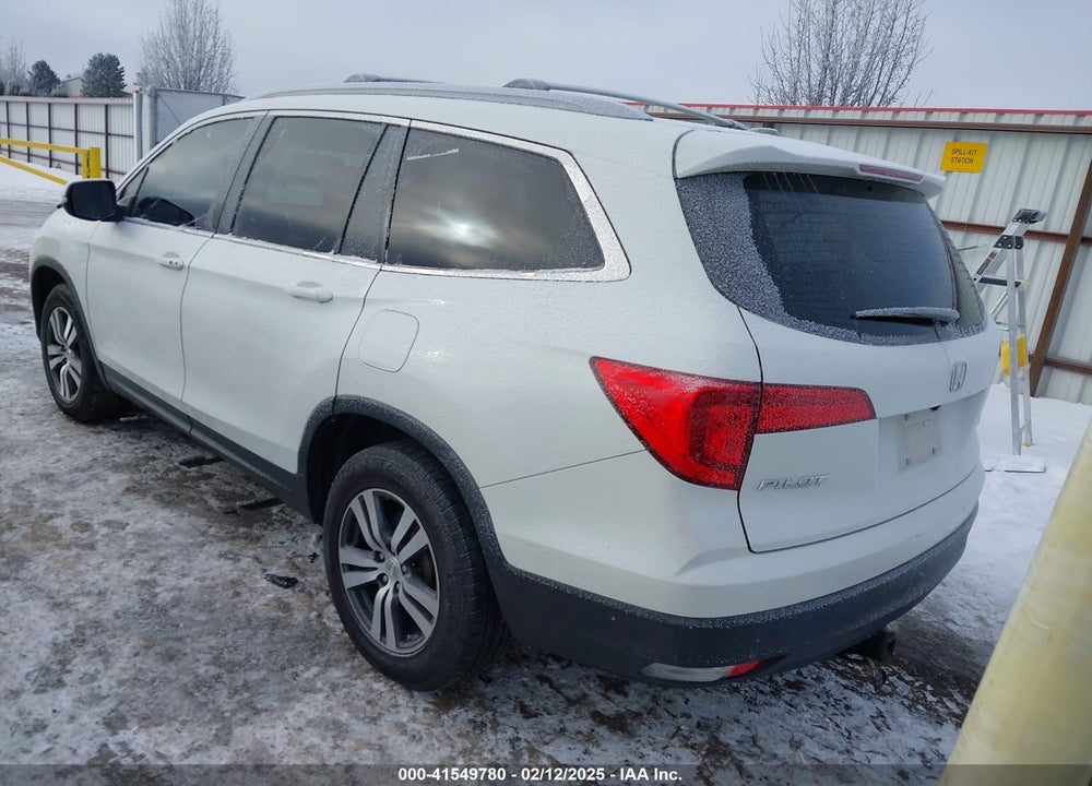 2017 HONDA PILOT VIN: 5FNYF6H55HB036607
