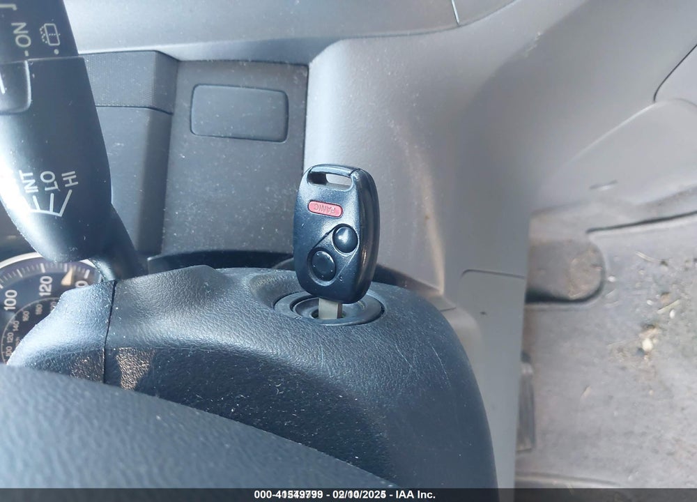 2008 HONDA CR-V LX VIN: JHLRE48328C047929