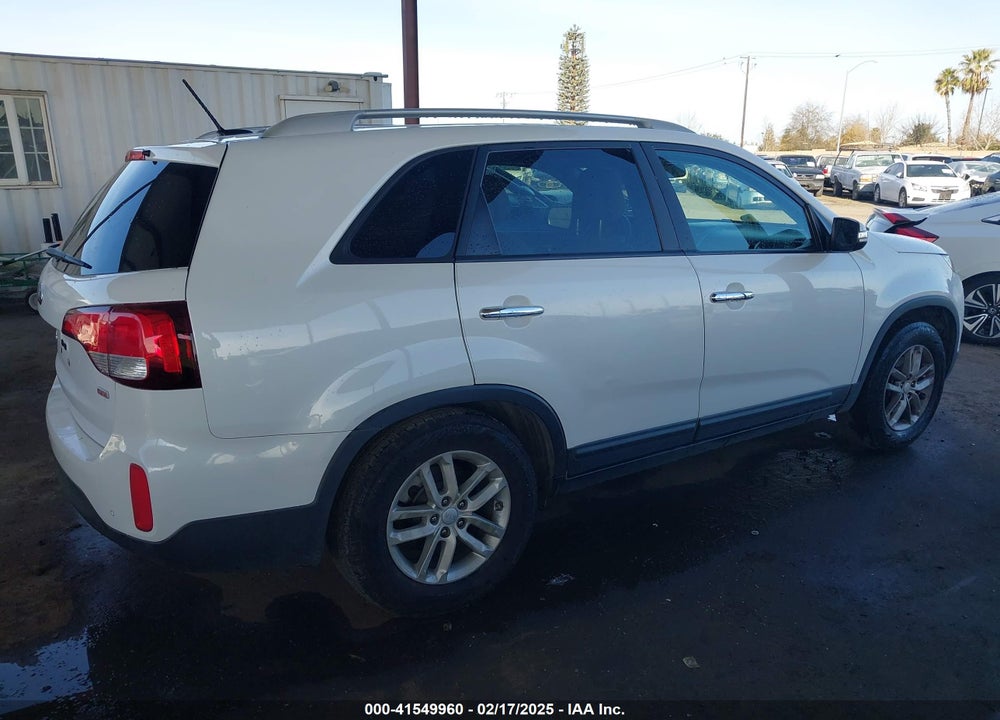 2015 KIA SORENTO VIN: 5XYKT4A68FG597492