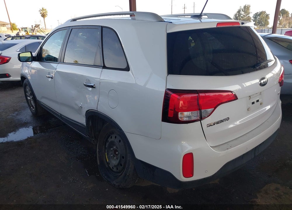 2015 KIA SORENTO VIN: 5XYKT4A68FG597492