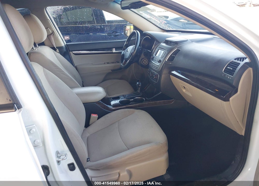 2015 KIA SORENTO VIN: 5XYKT4A68FG597492